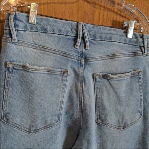 🍀🔥Good American - Light Wash Good Legs Flare - 10/30 - Picture 4 of 6